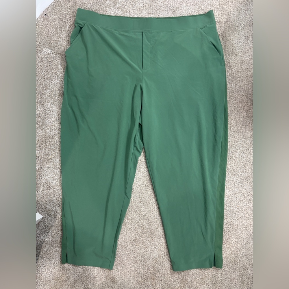 Athleta Green Cropped Ankle Pants